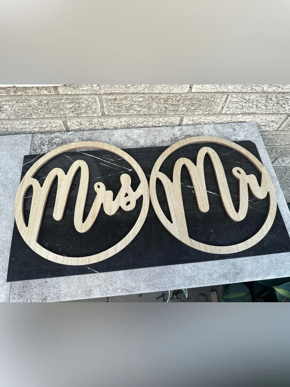 Mr & Mrs Circular Wood Signs - Natural Wood Unfinished laser-cut wood